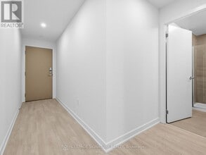 1 Quarrington Ln in North York, ON - Building Photo - Building Photo