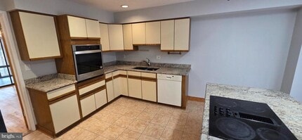 11764 Indian Ridge Rd in Reston, VA - Building Photo - Building Photo