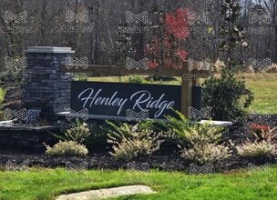 5210 Henley Ridge Drive in Graham, NC - Foto de edificio - Building Photo