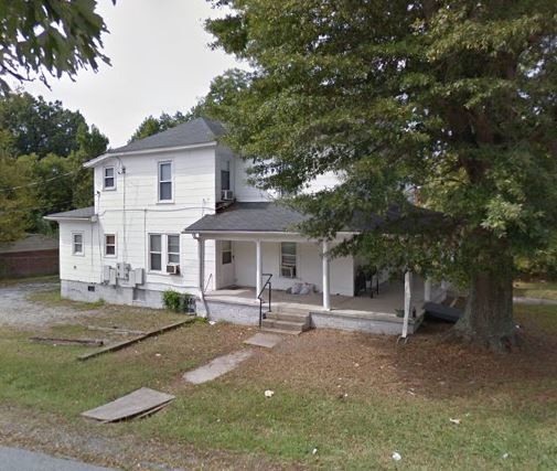 2910 E Bessemer Ave in Greensboro, NC - Building Photo