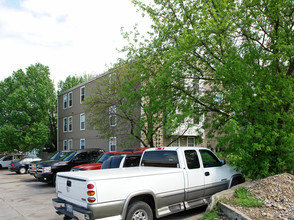 Woodward Apartments in Lawrence, KS - Foto de edificio - Building Photo