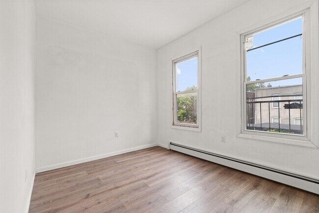 94 Stevens Ave in Jersey City, NJ - Building Photo - Building Photo