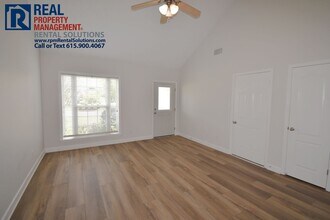 2071 Sparco Cir in Murfreesboro, TN - Building Photo - Building Photo