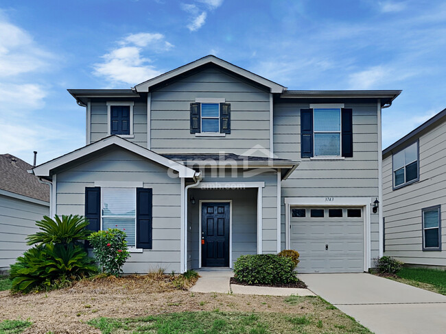 3743 Jewel Point Dr