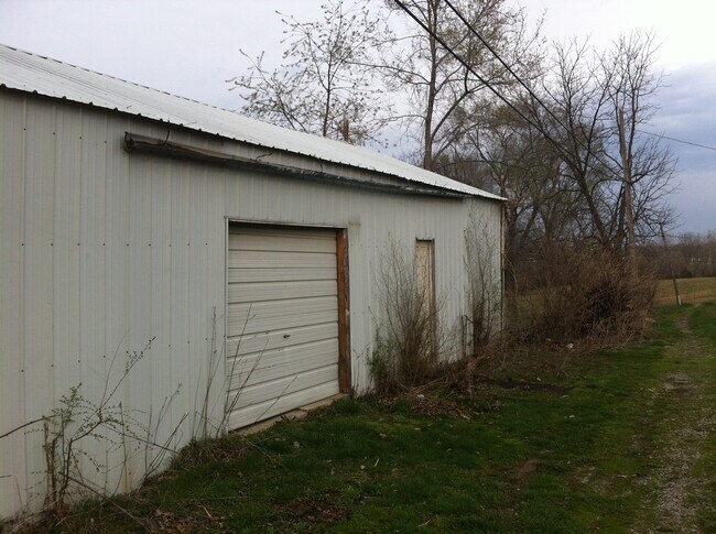 510 E Lake St in Marceline, MO - Building Photo - Building Photo