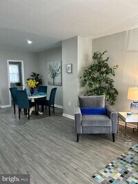 2549 Shields St photo'