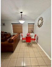 6861 SW 129th Ave in Miami, FL - Foto de edificio - Building Photo
