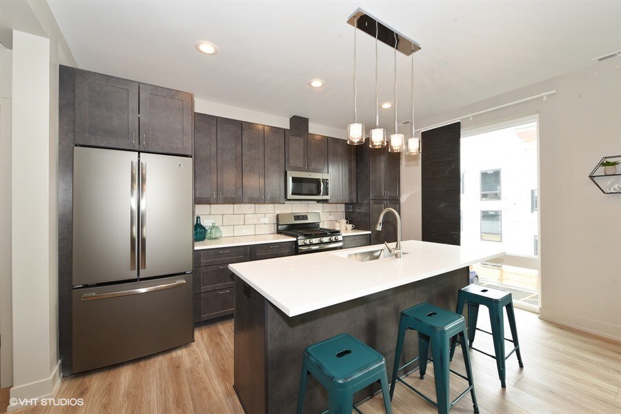 717 Rogers St-Unit -717-2B in Downers Grove, IL - Building Photo