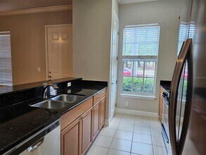 1005 Edison Park Ct in Tampa, FL - Building Photo - Building Photo