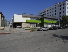 811 S Gramercy Dr in Los Angeles, CA - Building Photo