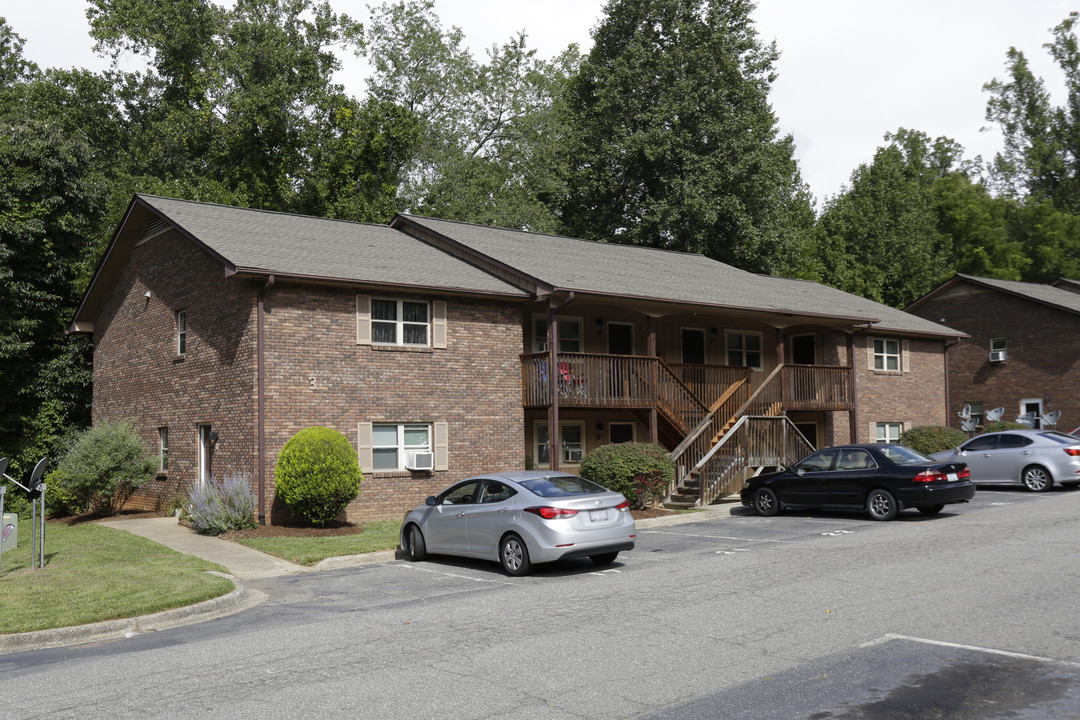 L & H Apartments in Asheville, NC - Building Photo