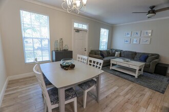 266 Iris Dr in Jupiter, FL - Foto de edificio - Building Photo