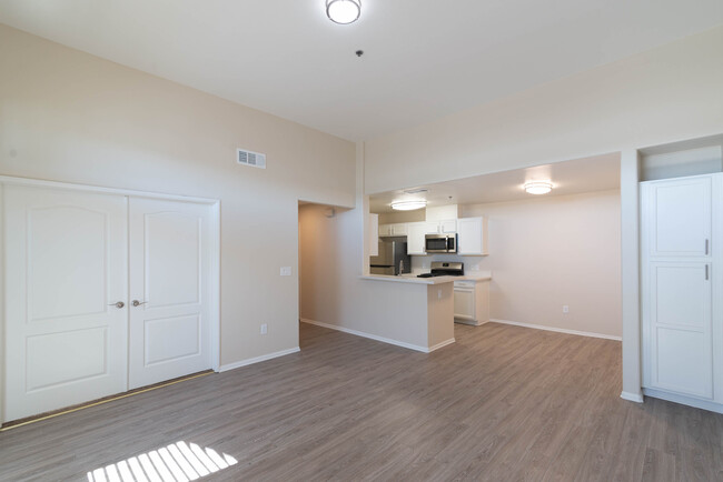 Newly Renovated! Santa Fe Apartments II in San Jacinto, CA - Building Photo - Building Photo