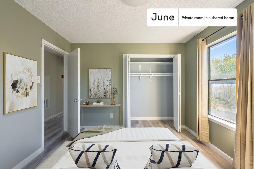 Private bedroom in 2 bed/2 bath Home in Austin, TX - Building Photo