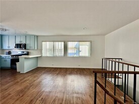 28 20th Ct in Hermosa Beach, CA - Building Photo