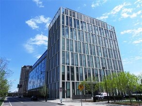 2 Earhart St, Unit 711 in Cambridge, MA - Building Photo - Building Photo