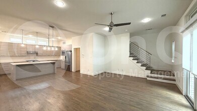 4015 Lemmon Tree Pl in Dallas, TX - Building Photo - Building Photo