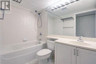 219-219 Fort York Blvd in Toronto, ON - Building Photo - Building Photo