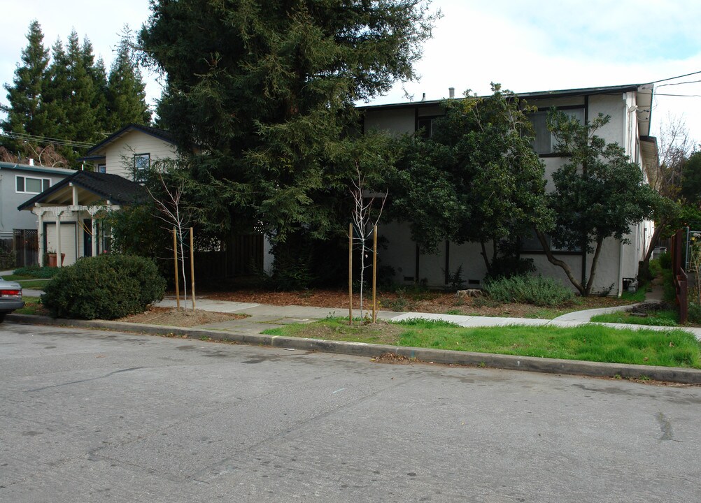 227 Pettis Ave in Mountain View, CA - Building Photo