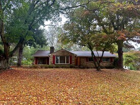 1 High Acres Dr in Trenton, NJ - Building Photo