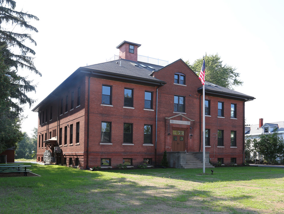 Parsons Place in Easthampton, MA - Building Photo