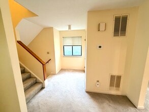 40 Crossroads Ln, Unit 40 in Glastonbury, CT - Building Photo - Building Photo