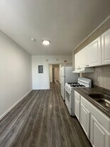 72 Rose Ave, Unit 2R in Jersey City, NJ - Building Photo