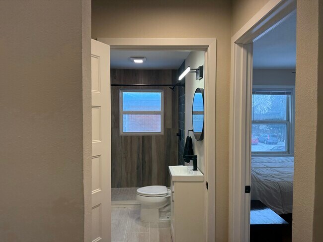 1213 S Midvale Blvd, Unit C in Madison, WI - Building Photo - Building Photo