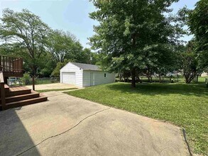 3006 Stanford Ave in Iowa City, IA - Building Photo - Building Photo