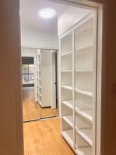 Regency Apartments in Woodland Hills, CA - Building Photo - Building Photo