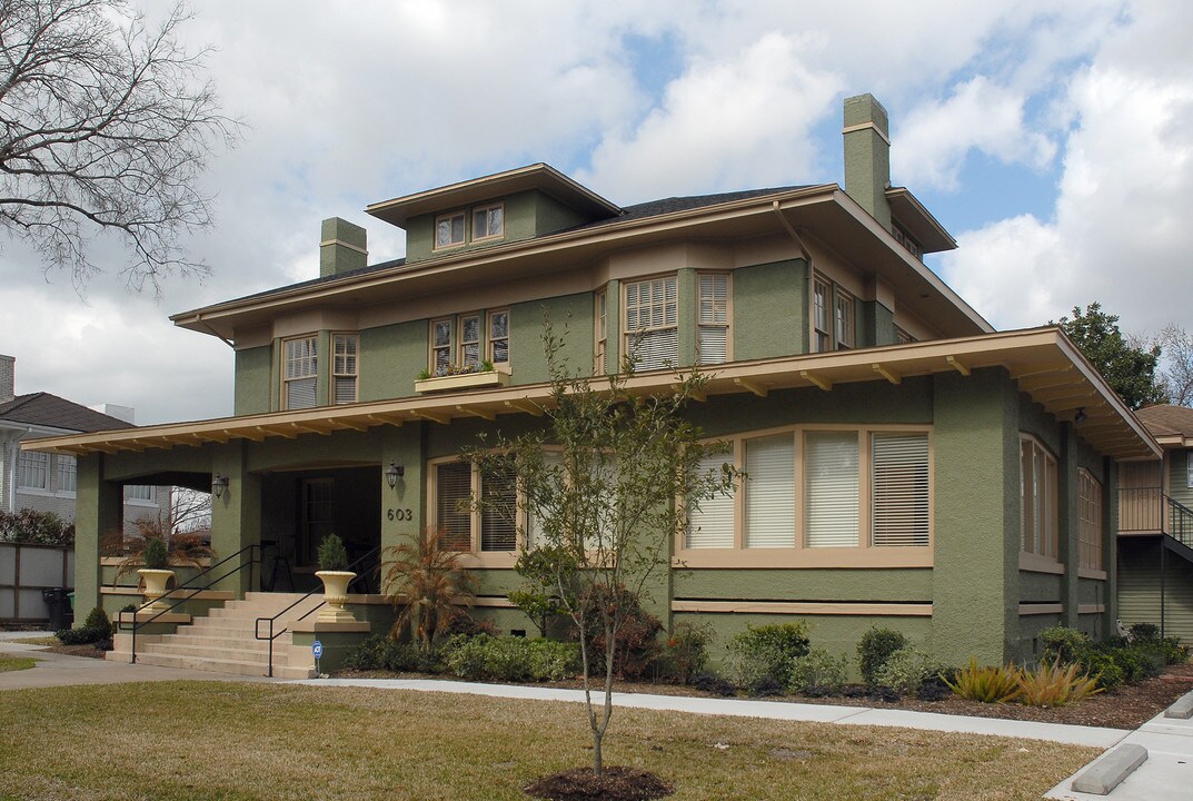 603 Avondale St in Houston, TX - Foto de edificio