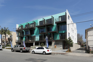 4044 Redwood Avenue Apartments