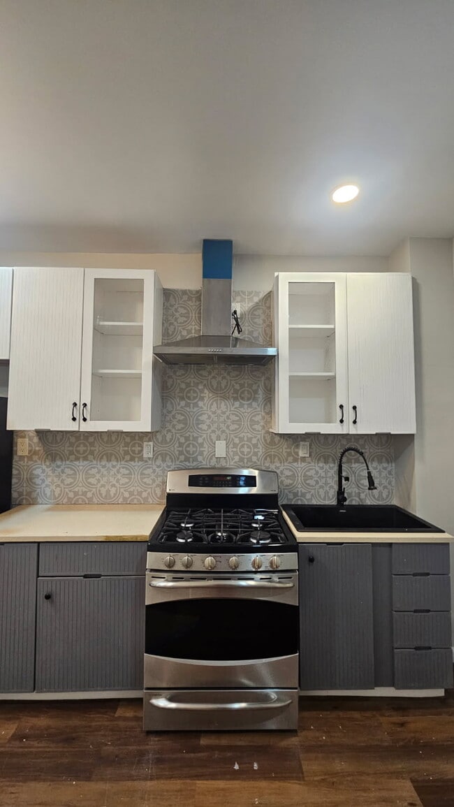 property at 1728 Spence St