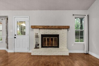 202 Brittany Ln in Crestview, FL - Building Photo - Building Photo