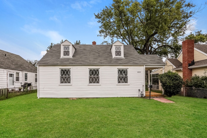 8120 Dundalk Ave in Dundalk, MD - Building Photo