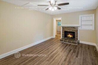 7839 Chapman St, Unit 420 in Charlotte, NC - Foto de edificio - Building Photo