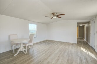 614 Rd 5707 in Cleveland, TX - Building Photo - Building Photo