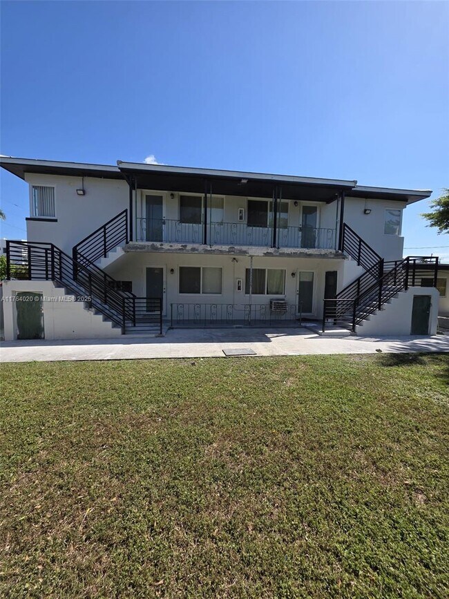 property at 2140 Biarritz Dr