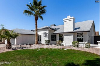 10934 E Becker Ln in Scottsdale, AZ - Building Photo - Building Photo