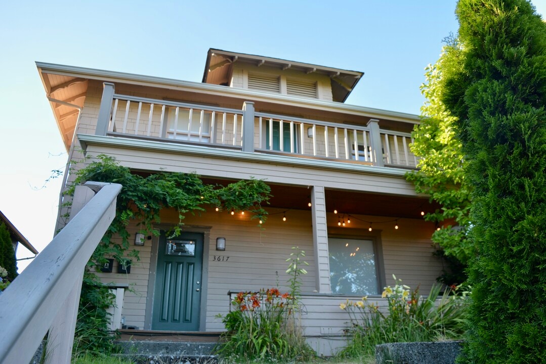 3617 N 7th St, Unit A in Tacoma, WA - Foto de edificio