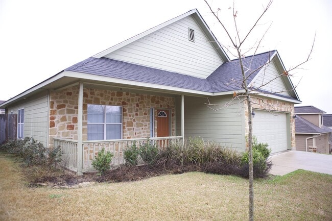 2594 Cheyenne Dr in Brenham, TX - Foto de edificio - Building Photo