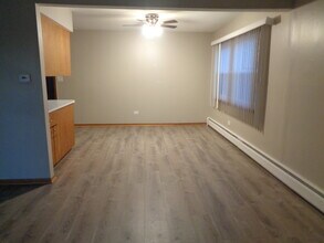 5818 107th St in Chicago Ridge, IL - Building Photo - Building Photo