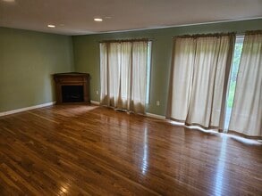 27 Route 103 in Sunapee, NH - Building Photo - Building Photo