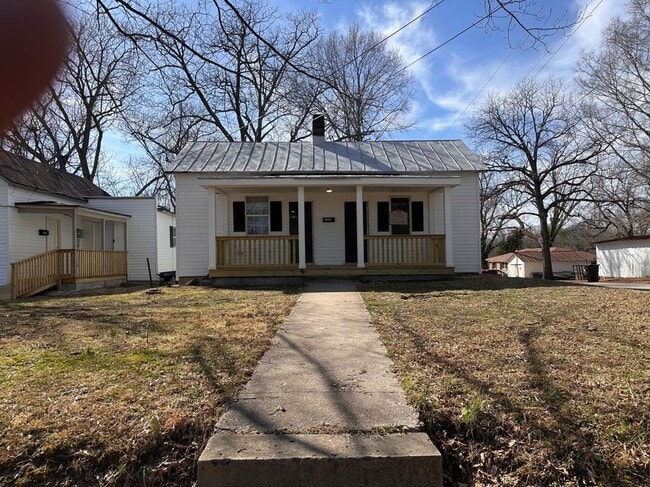property at 1425 Washington St