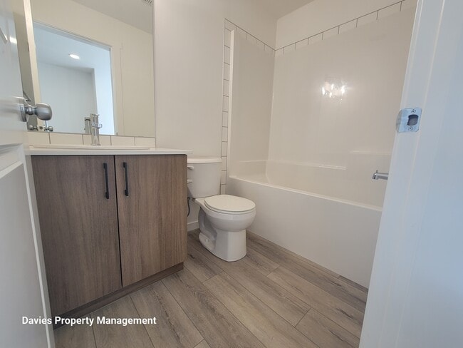 9207-9228 228 St NW in Edmonton, AB - Building Photo - Building Photo