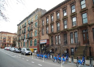 258 Dekalb Ave in Brooklyn, NY - Foto de edificio - Building Photo