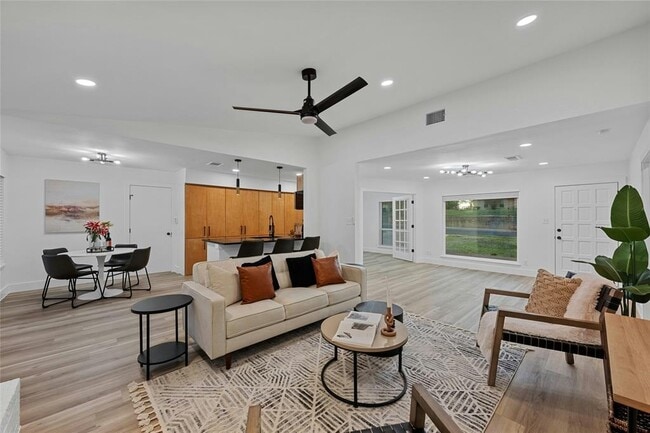 5809 Cherry Creek Dr in Austin, TX - Building Photo - Building Photo