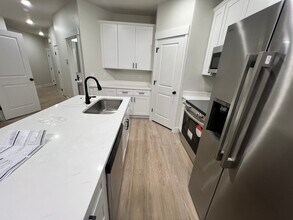 1163 N 680 W in Tooele, UT - Foto de edificio - Building Photo