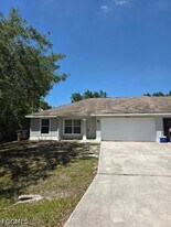 332 Rogen St in Lehigh Acres, FL - Building Photo