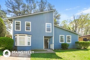 2215 Fairway Cir SW in Atlanta, GA - Building Photo